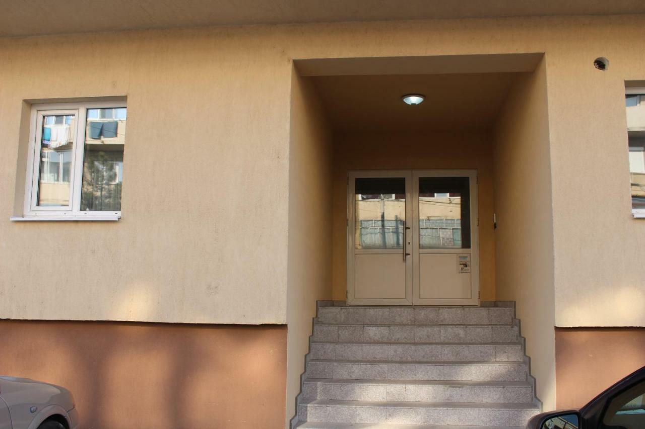 Still Apartament Крайова Экстерьер фото